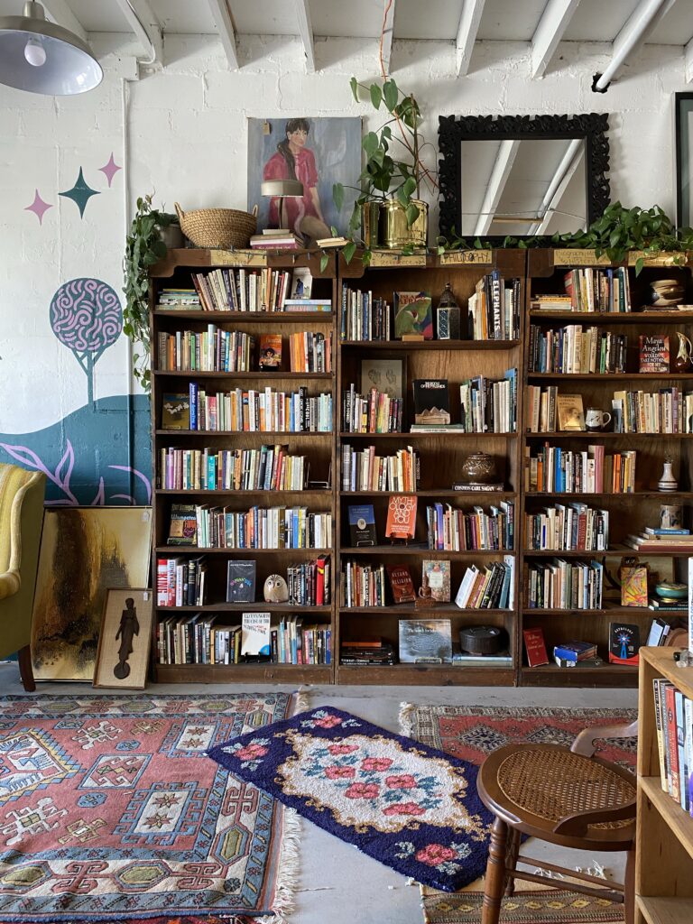 how to style a bookshelf